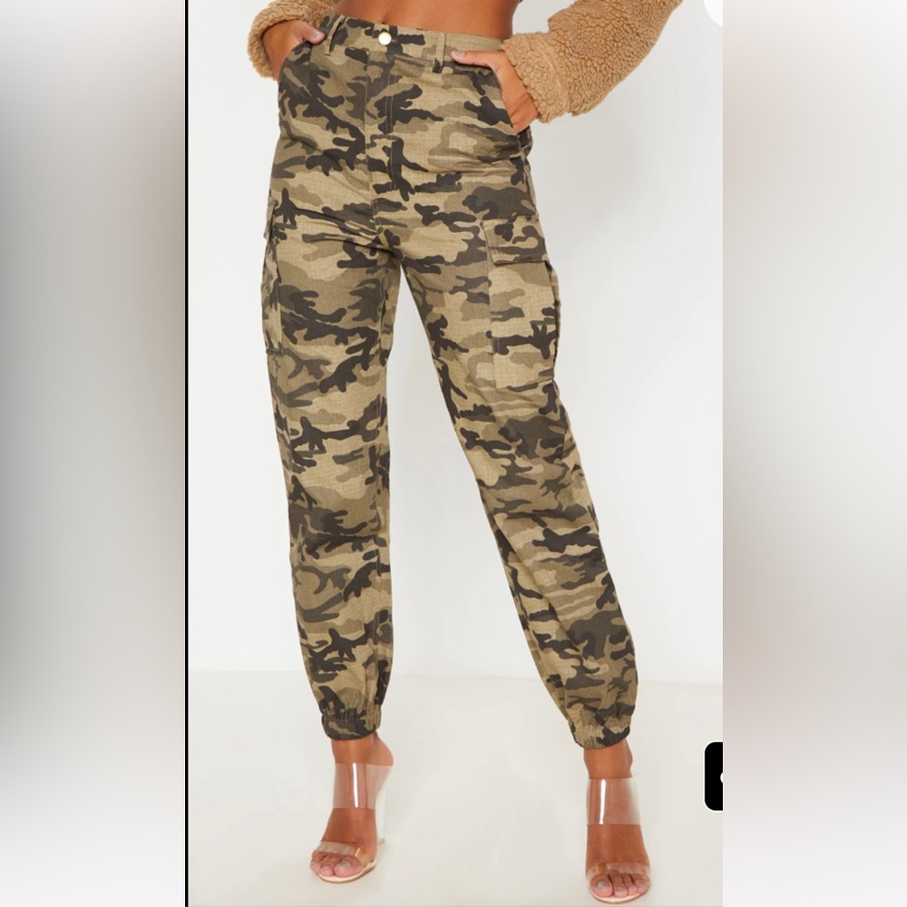 Pretty Little Thing Khaki Camo Pocket Detail Cargo Trouser